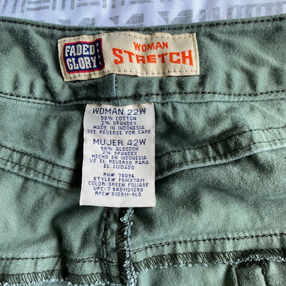 Faded Glory Olive Green Cargo Capri Pants Plus Size 22W - Picture 5 of 5